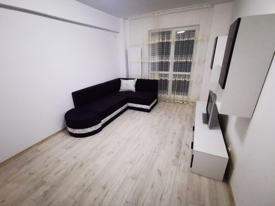 Two Bedroom Apartment Rosu Bagian luar foto